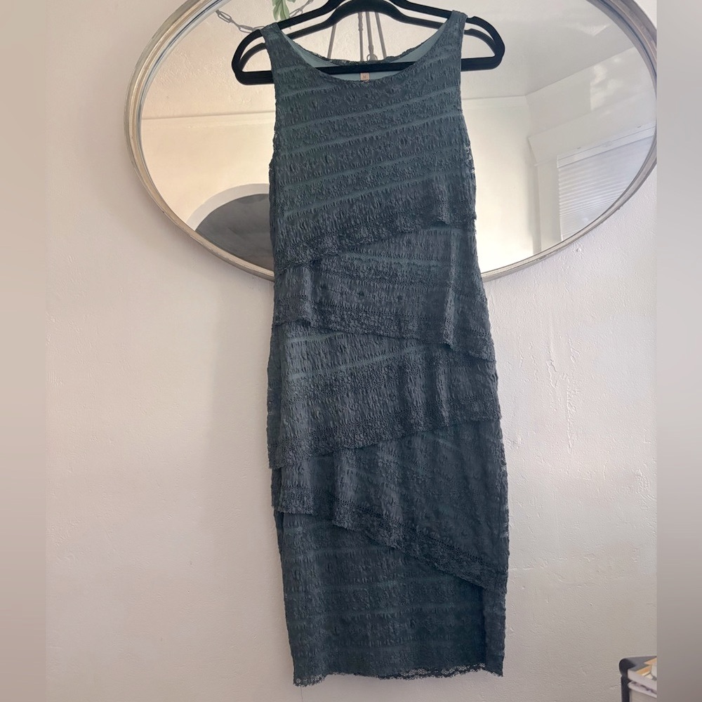 Bailey Elegant Green Sleeveless Dress